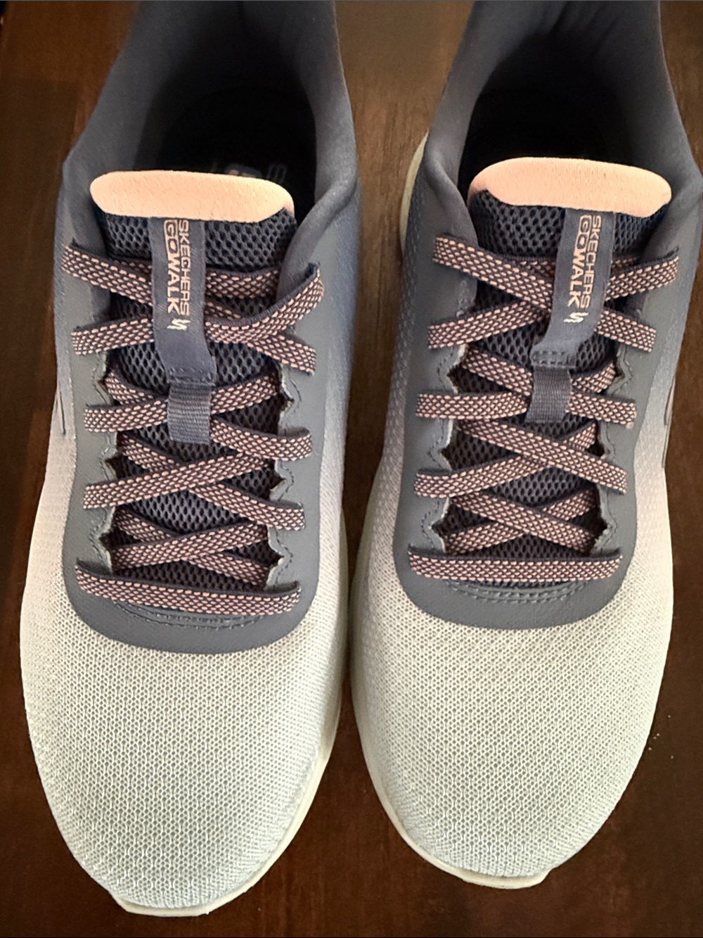 Skechers women’s slip in Baby blue with pink Sneakers - brand new 8.5 - Picture 6 of 6